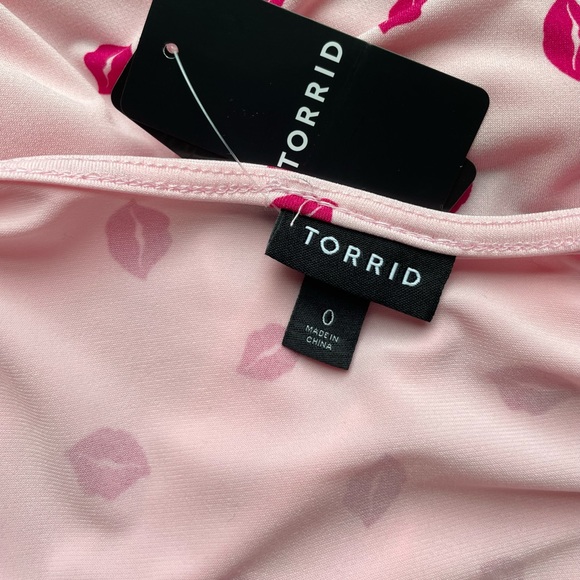 NWT Torrid Valentine’s Day Wrap Blouse - Picture 5 of 5